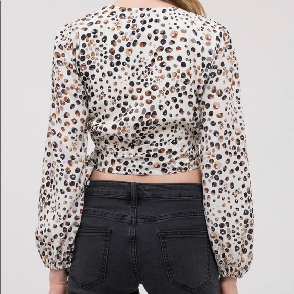 JOA Cropped Leopard Print Wrap Top - Picture 4 of 9